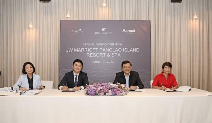 (From L-R): Continent Head, Global Design and VP, Interior Design of Marriott International Karen Kim; VP for Hotel Development Asia Pacific, Marriott International Steve Baek; AppleOne President and CEO Ray Manigsaca; AppleOne co-founder and Chairman Venus Manigsaca.
