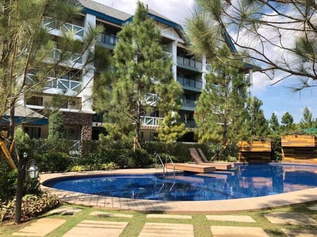 Enjoy an elevated Tagaytay experience as you take a dip at Pine Suites Tagaytay’s swimming pool.