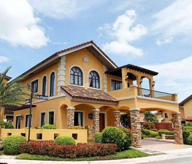 The Lladro model of Crown Asia’s house and lot for sale is a spacious and comfortable home. Relax by the front porch and balcony that offers an open space for the entire family to enjoy