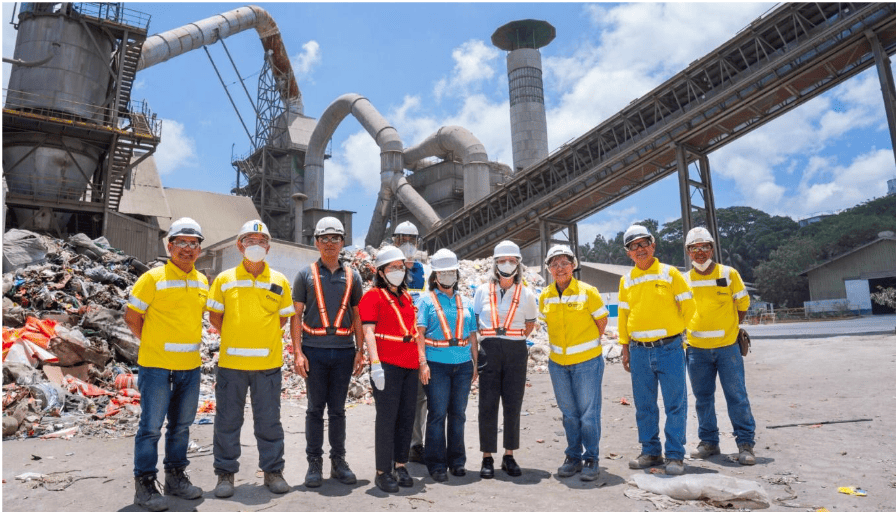 Representatives from ACS Manufacturing Corporation visit Republic Cement’s Batangas Plant to witness firsthand closing the lifecycle loop of residual plastic waste.
