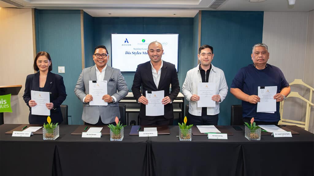 From L-R: Maria Manlulu Garcia, Cluster General Manager of Novotel and ibis Styles Manila Araneta City and Area General Manager, the Philippines and Kash Salvador, Director of Development, Accor; Sherwin John Uy, Ramon Carlo Yap and Engr. Joseph Pepito (Cebu Yacht Club Development Corp.)
