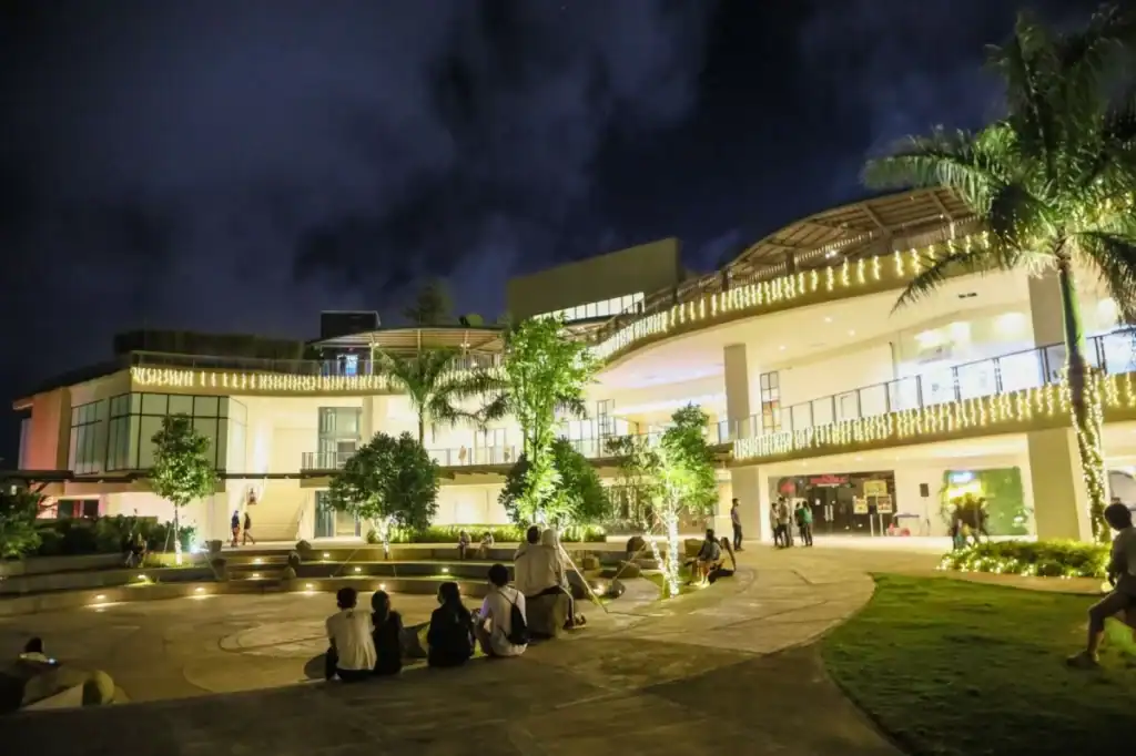 At Fora Mall Tagaytay, Forest Landing shows how open, well-designed spaces turn everyday visits into more meaningful experiences. (Photo: Filinvest Mall)

